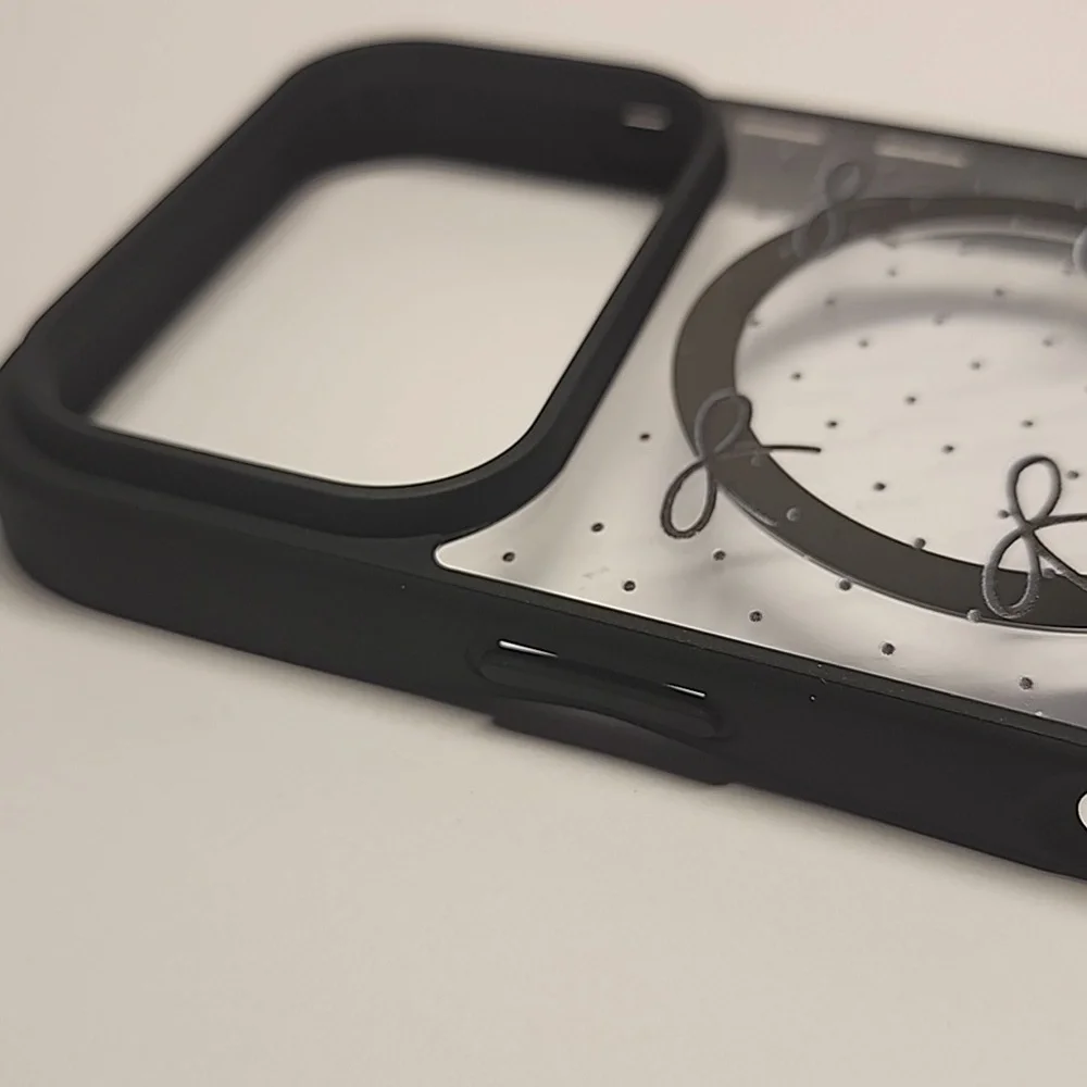 Brand new Apple IPhone 17 Pro Bow Silicone Phone case